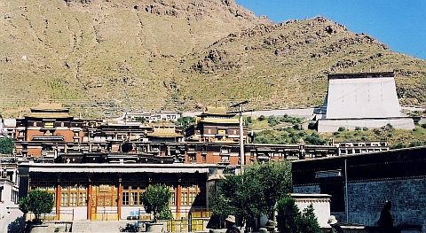 Tashilhunposmall